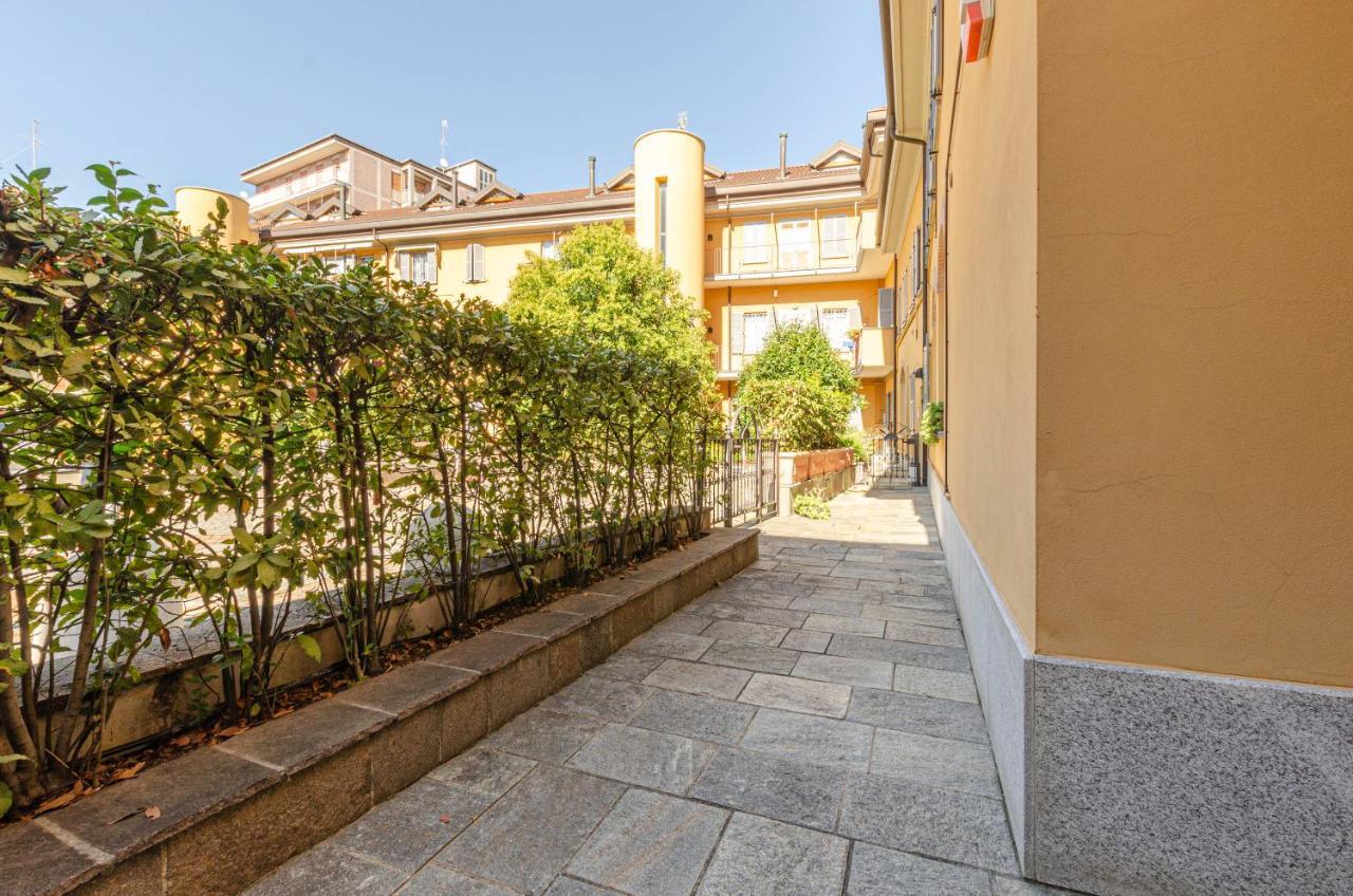 Easy Central Loft - Monza Bagian luar foto